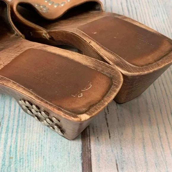 Vintage wooden studded open toe slip on heeled sandals - Picture 8 of 14